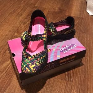 Sketchers Synergy Good Vibes shoes